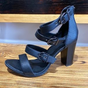 Vera Wang buckle heels